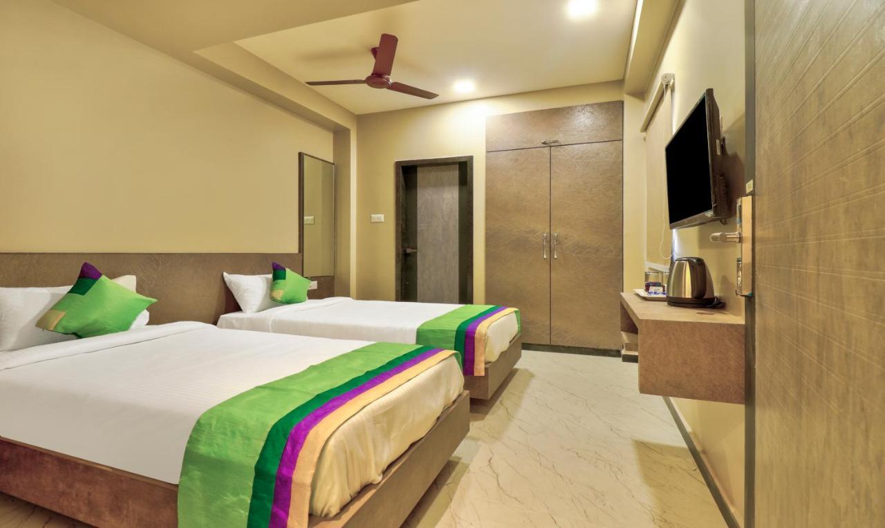 Treebo Sriz Cozy Seethamadhara Visakhapatnam Esterno foto