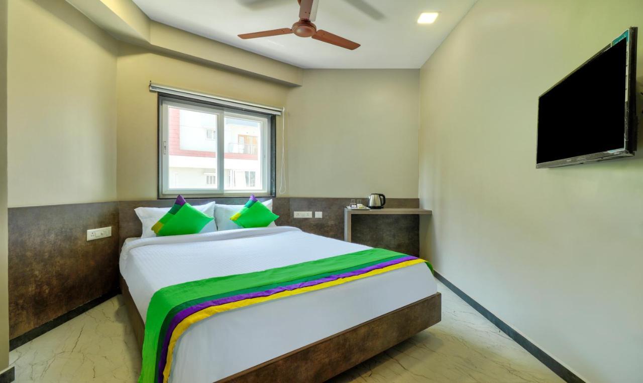 Treebo Sriz Cozy Seethamadhara Visakhapatnam Esterno foto