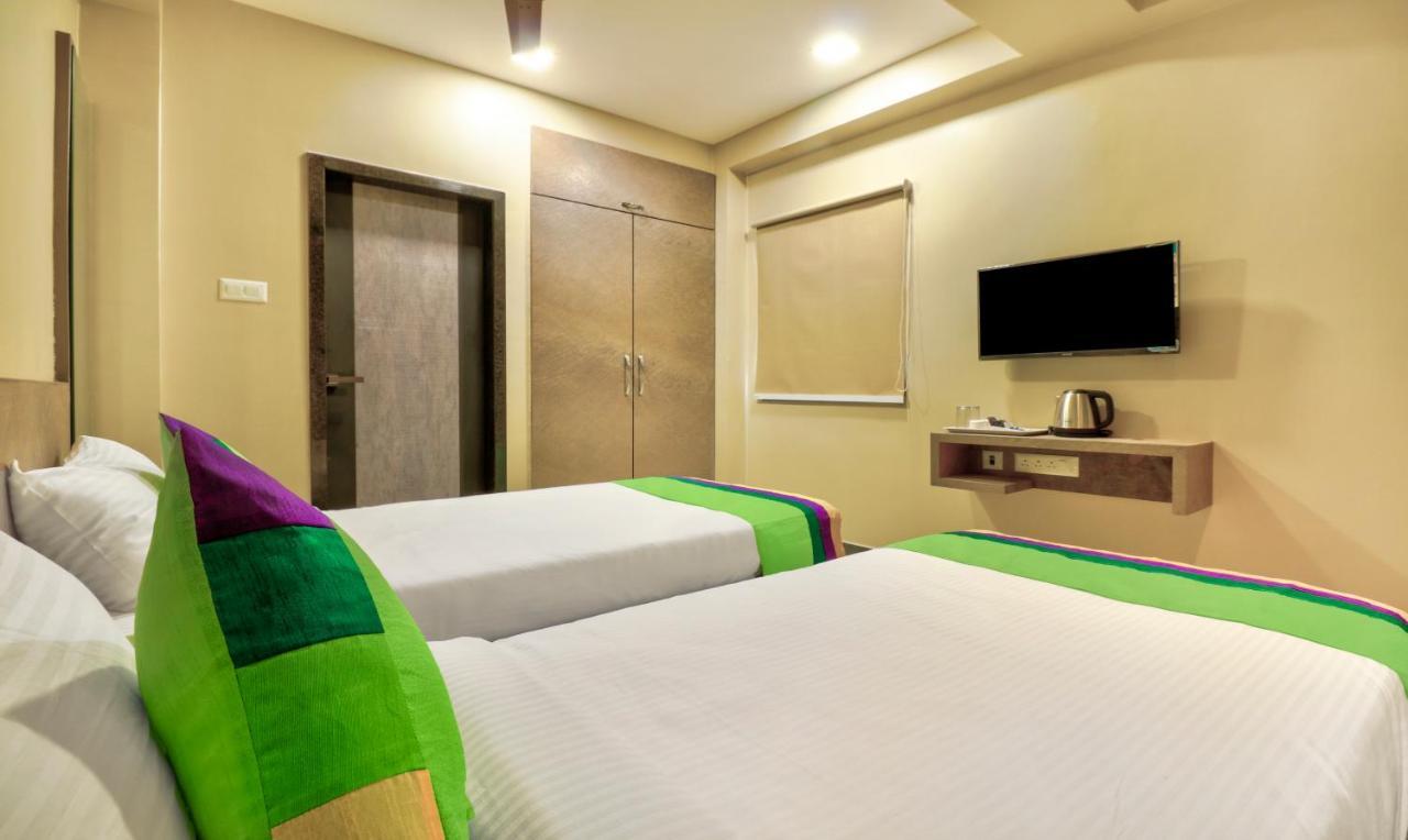 Treebo Sriz Cozy Seethamadhara Visakhapatnam Esterno foto